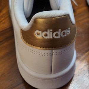 Adidas White Women's Shoes NWT Size 7.5